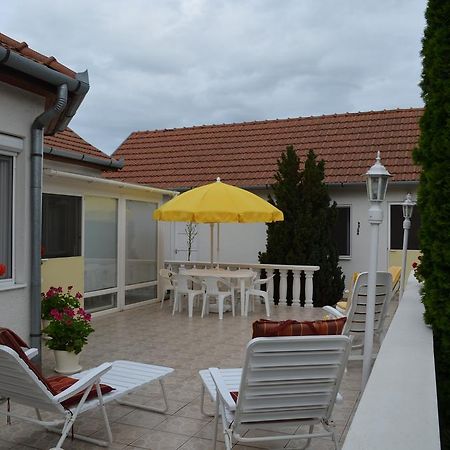 Henrietta - Violetta Apartman Hajdúszoboszló Εξωτερικό φωτογραφία