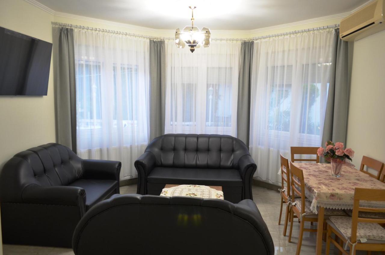 Henrietta - Violetta Apartman Hajdúszoboszló Εξωτερικό φωτογραφία