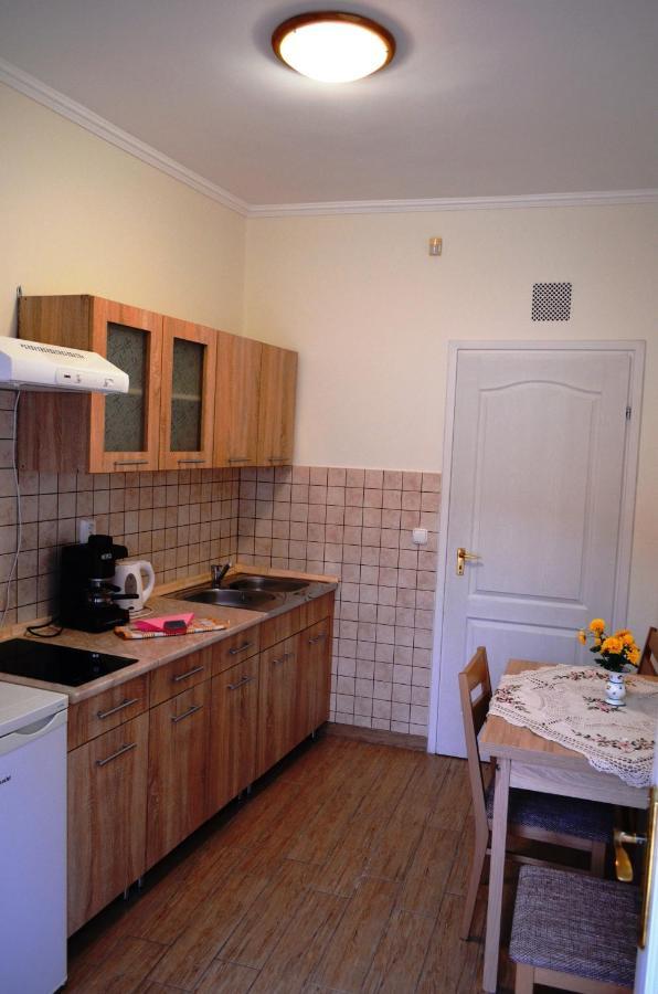 Henrietta - Violetta Apartman Hajdúszoboszló Εξωτερικό φωτογραφία