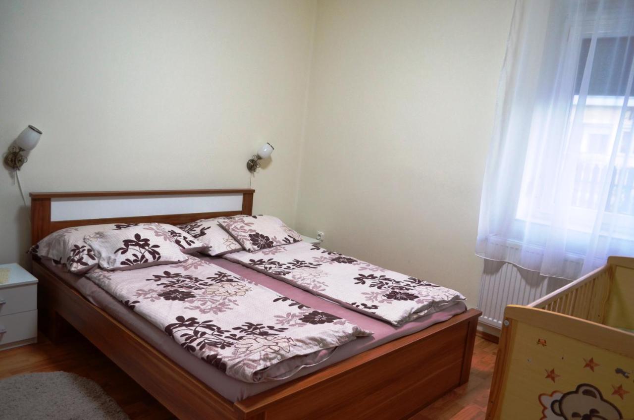 Henrietta - Violetta Apartman Hajdúszoboszló Εξωτερικό φωτογραφία