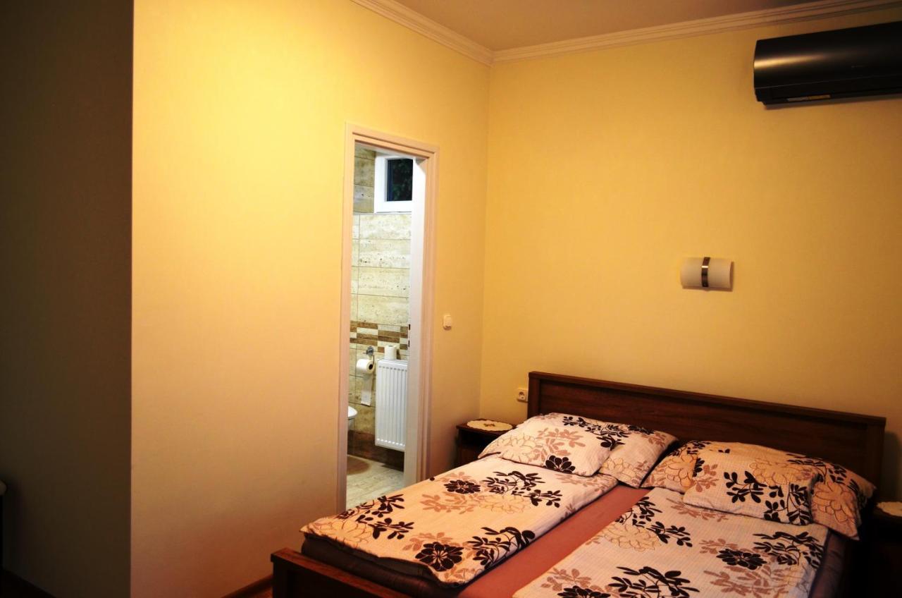 Henrietta - Violetta Apartman Hajdúszoboszló Εξωτερικό φωτογραφία