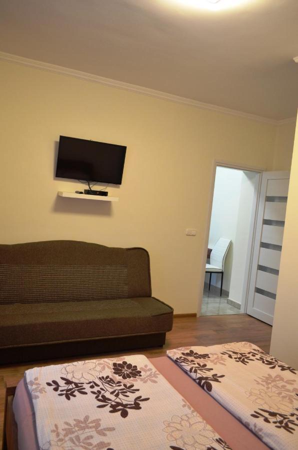Henrietta - Violetta Apartman Hajdúszoboszló Εξωτερικό φωτογραφία