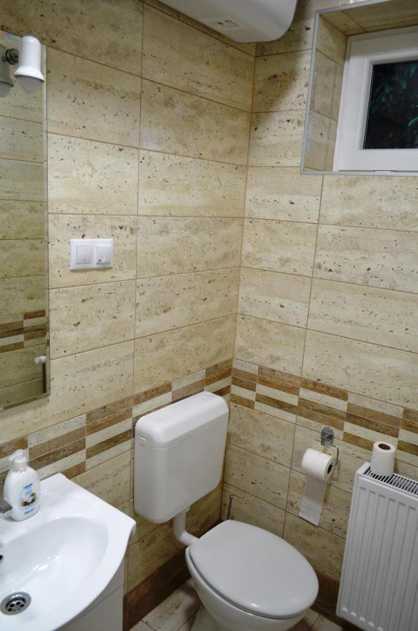 Henrietta - Violetta Apartman Hajdúszoboszló Εξωτερικό φωτογραφία