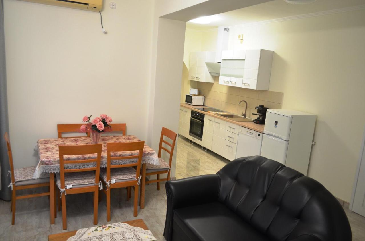 Henrietta - Violetta Apartman Hajdúszoboszló Εξωτερικό φωτογραφία